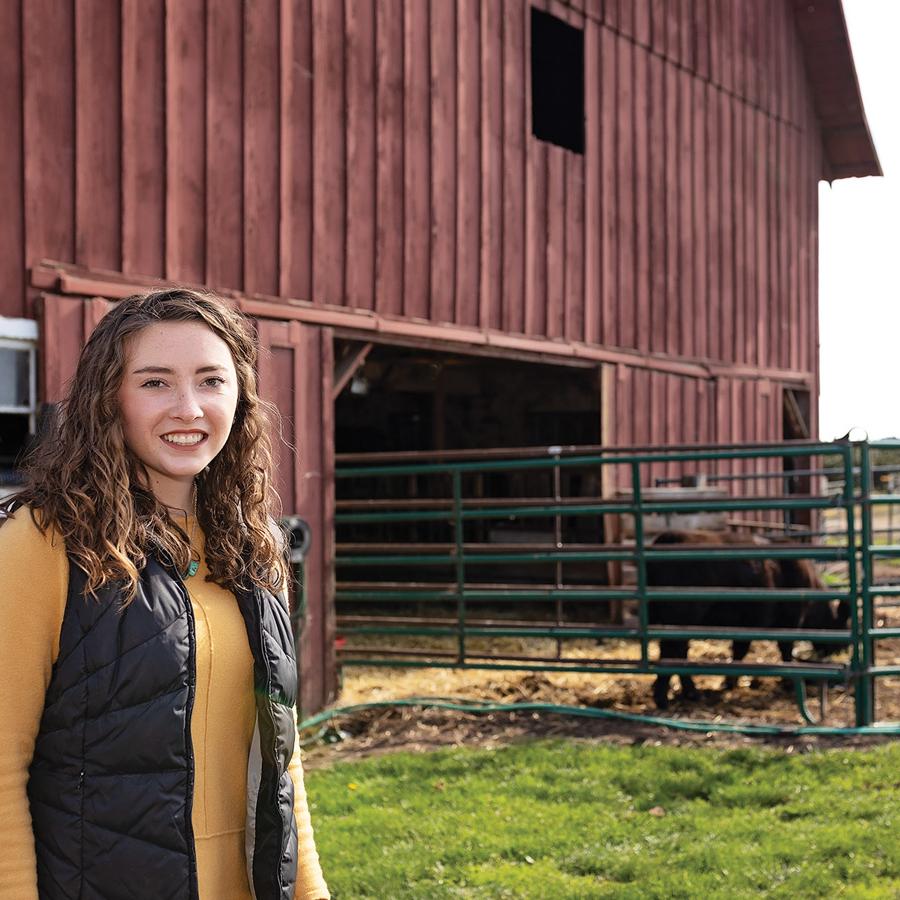 Madalyn Neuschwander, 博天堂官方 student in animal science